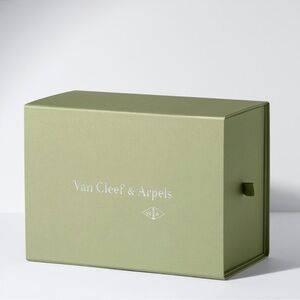 Van Cleef & Arpels gift  box new empty